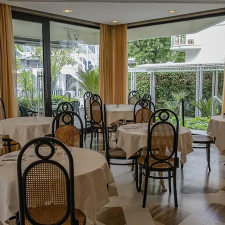 מלון President - Vintage In Centro 4*