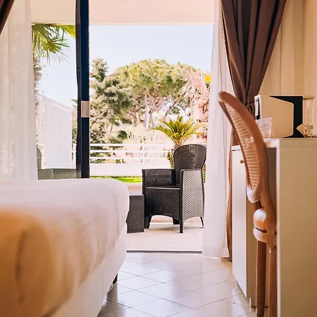 President - Vintage In Centro 4*