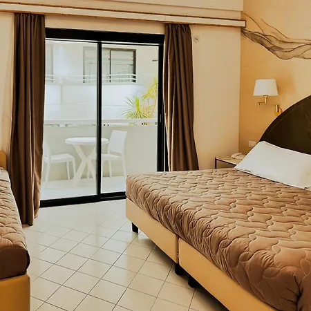 President - Vintage In Centro 4*