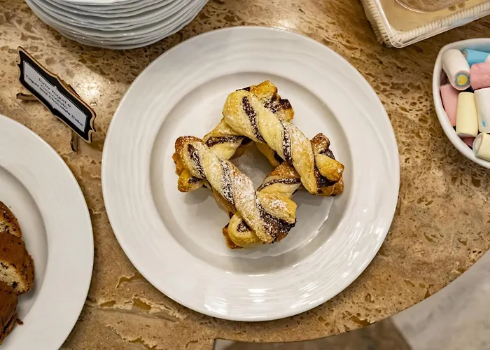 Hotel President - Vintage In Centro 4*