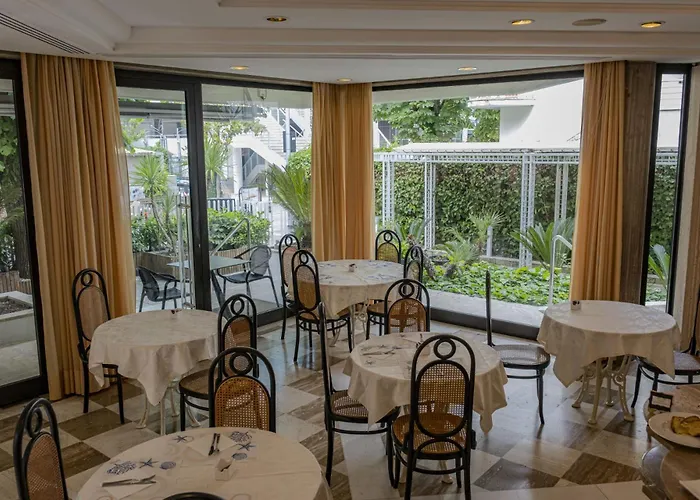 President - Vintage In Centro 4*