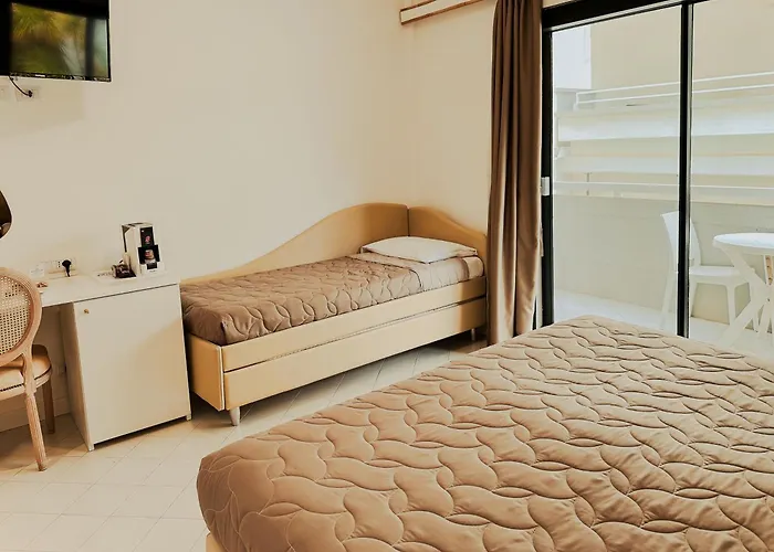 Hotel President - Vintage In Centro 4*