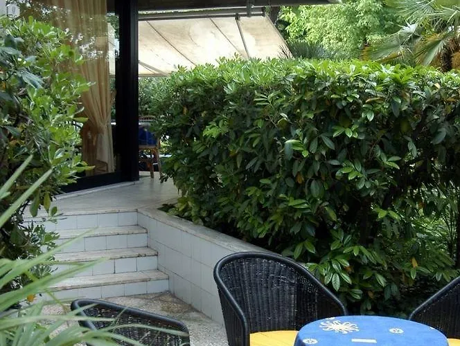 Hotel President - Vintage In Centro 4*