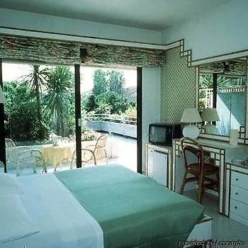 Hotel President - Vintage In Centro Riccione