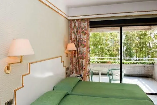 Hotel President - Vintage In Centro 4*