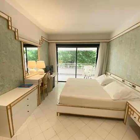 President - Vintage In Centro Otel