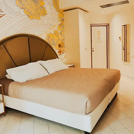 President - Vintage In Centro Otel