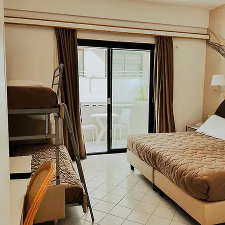 President - Vintage In Centro 4* Riccione