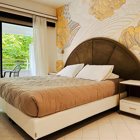 President - Vintage In Centro Otel Riccione