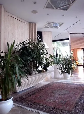 President - Vintage In Centro Otel