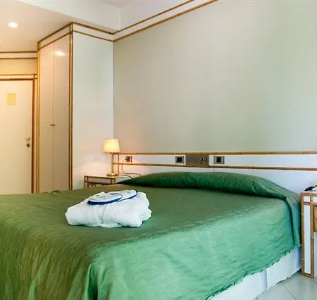 Hotel President - Vintage In Centro Riccione