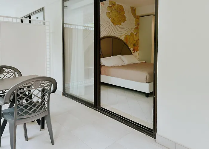 President - Vintage In Centro 4*