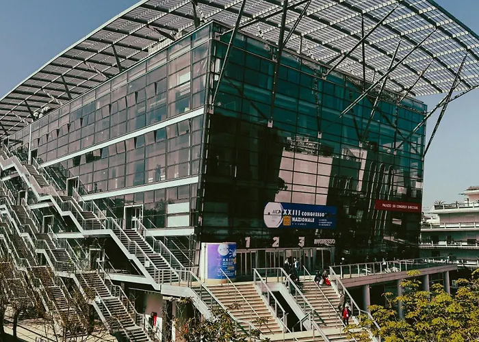 Hotel President - Vintage In Centro 4*