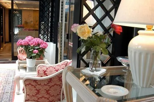 Hotel President - Vintage In Centro Riccione